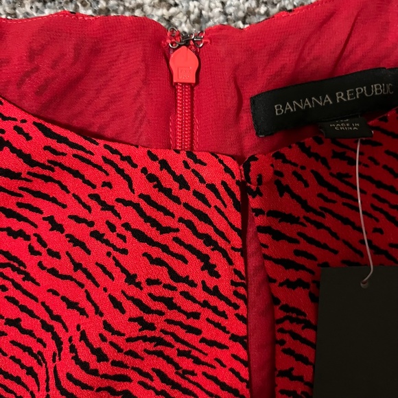 Banana Republic Keyhole Puff Sleeve Dress: new w/ tags; Size 10, Flattering fit - Picture 8 of 16